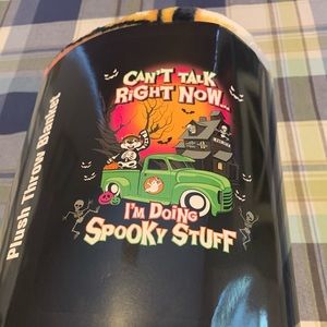 NEW Buc-ees 2022 Halloween Throw Blanket